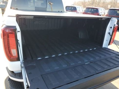 Used 2023 GMC Sierra 1500 AT4 w/ AT4 Premium Package AWD/4WD image 10