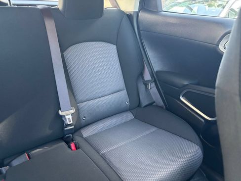 Used 2025 Kia Soul LX w/ LX Technology Package FWD image 35