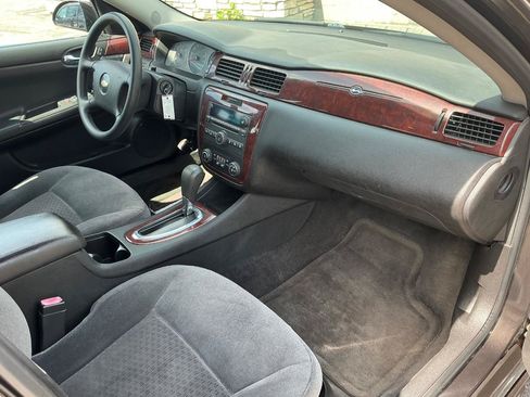Used 2009 Chevrolet Impala LT FWD image 10