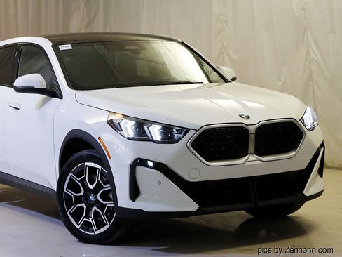 Certified 2026 BMW X2 xDrive28i AWD/4WD image 2