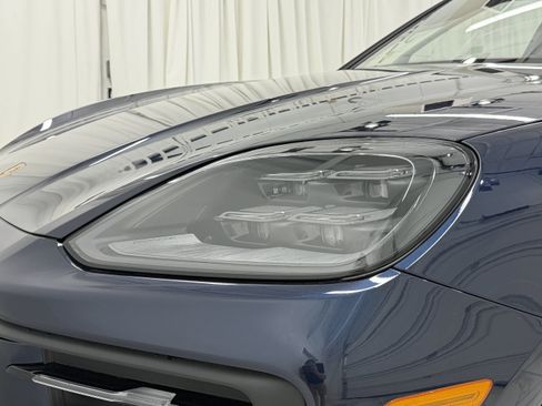 Certified 2026 Porsche Cayenne S AWD/4WD image 17