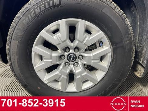 Used 2024 Nissan Frontier SV w/ SV Convenience Package image 14