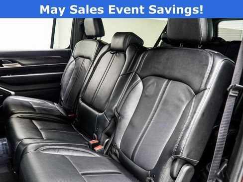 Used 2024 Jeep Wagoneer L Series II w/ Flexible Seating Group AWD/4WD image 37