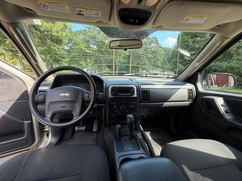 Used 2004 Jeep Grand Cherokee Laredo AWD/4WD image 6