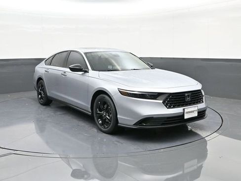 New 2025 Honda Accord SE image 19