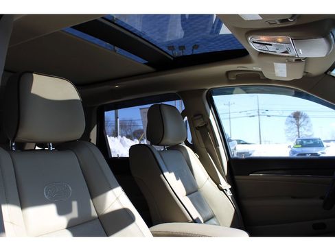 Certified 2021 Jeep Grand Cherokee Overland image 16