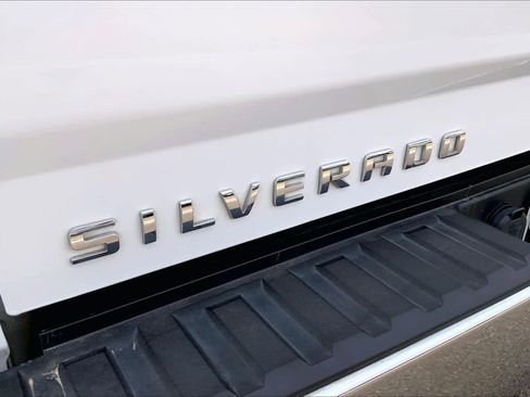 Used 2018 Chevrolet Silverado 1500 LT w/ Texas Edition RWD image 31