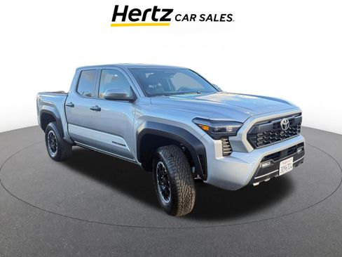 Used 2025 Toyota Tacoma TRD Off-Road image 1