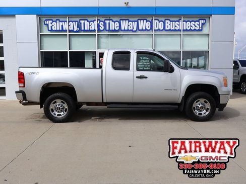 Used 2011 GMC Sierra 2500 W/T w/ Work Truck Preferred Package AWD/4WD image 1