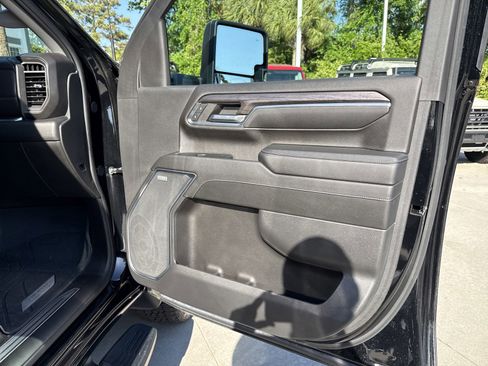 Used 2024 Chevrolet Silverado 2500 LTZ w/ LTZ Convenience Package image 33