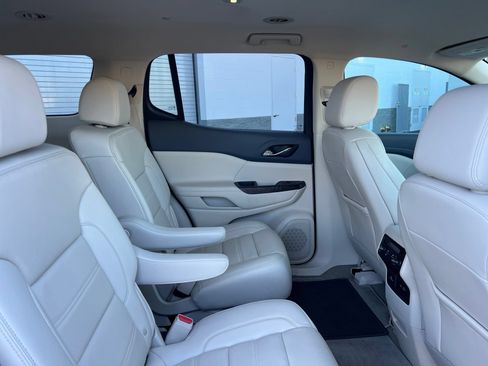 Used 2021 GMC Acadia Denali w/ Denali Technology Package FWD image 18