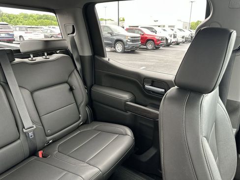 Used 2021 Chevrolet Silverado 1500 LTZ AWD/4WD image 14
