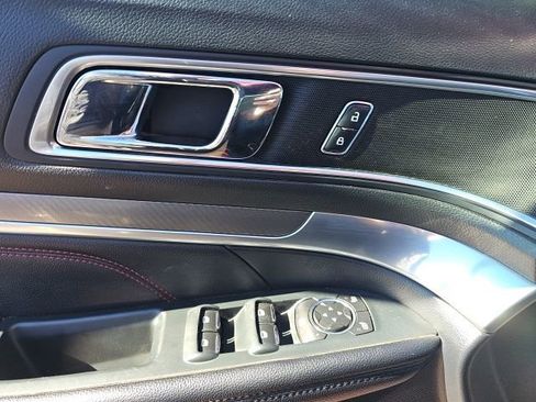 Used 2018 Ford Explorer Sport image 20