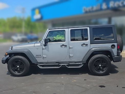 Used 2017 Jeep Wrangler Unlimited Sport w/ Quick Order Package 24S AWD/4WD image 3