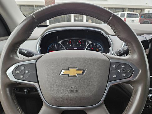 Used 2021 Chevrolet Traverse LT w/ LT Premium Package image 12