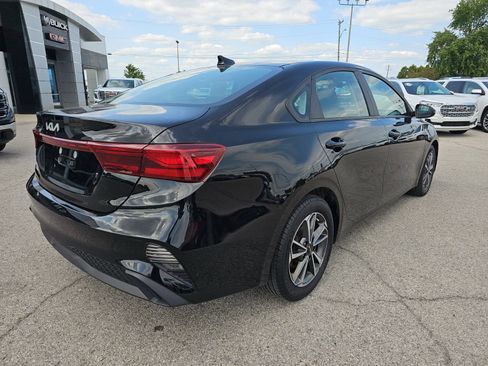 Used 2022 Kia Forte LXS w/ LXS Technology Package FWD image 3