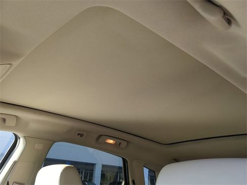 Used 2015 Cadillac SRX Luxury w/ Driver Awareness Package image 22