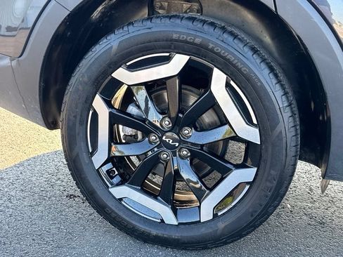 Used 2025 Kia Telluride S AWD/4WD image 9