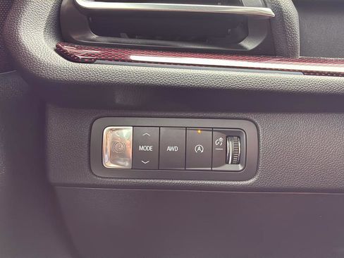 Used 2024 Chevrolet Traverse Z71 w/ Enhanced Driving Package AWD/4WD image 32