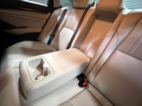 Used 2020 Honda Accord Touring image 18