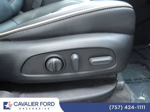 Used 2023 Chevrolet Traverse Premier w/ Redline Edition AWD/4WD image 18