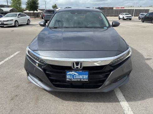 Used 2018 Honda Accord Touring image 8