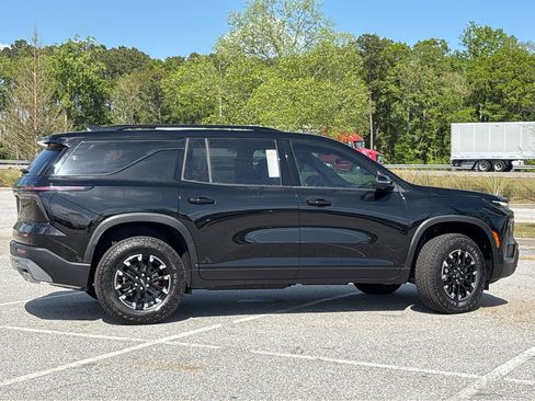 New 2026 Chevrolet Traverse Z71 w/ Enhanced Driving Package AWD/4WD image 3