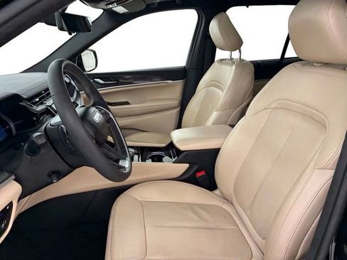 Used 2022 Jeep Grand Cherokee Limited 4xe w/ Luxury Tech Group II AWD/4WD image 12