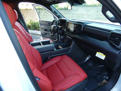 Used 2025 Toyota Tundra SR image 29