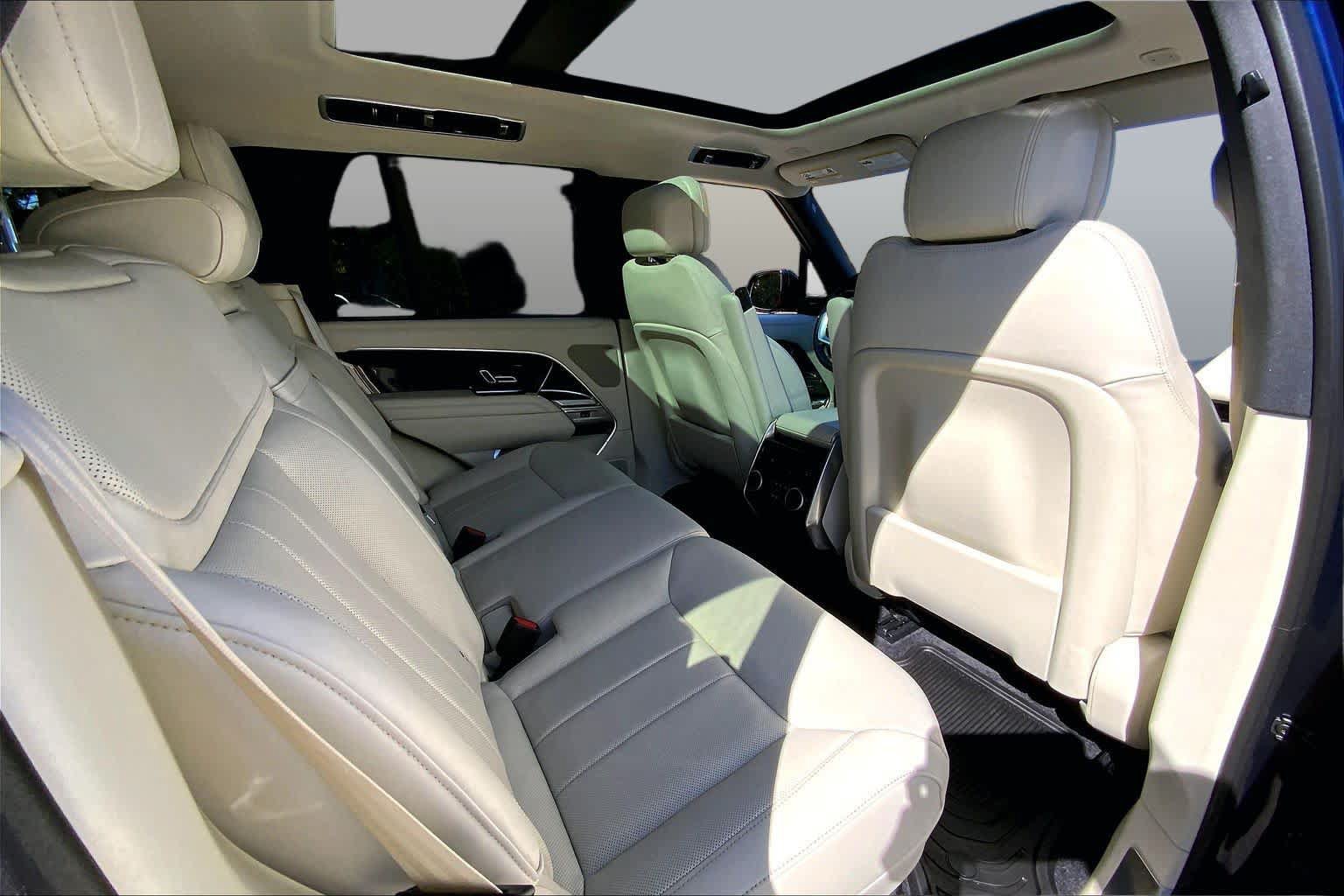 Used 2023 Land Rover Range Rover SE AWD/4WD image 18