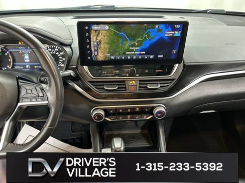 Used 2023 Nissan Altima 2.5 SR w/ SR Premium Package AWD/4WD image 18