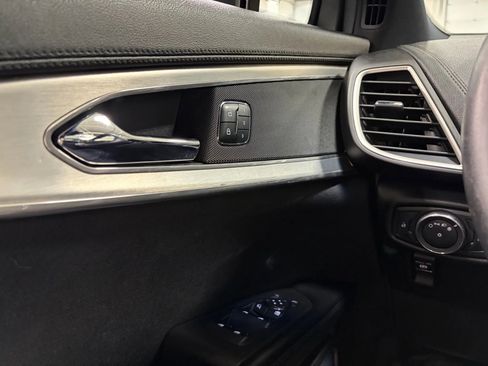 Used 2017 Lincoln MKX Premiere image 38