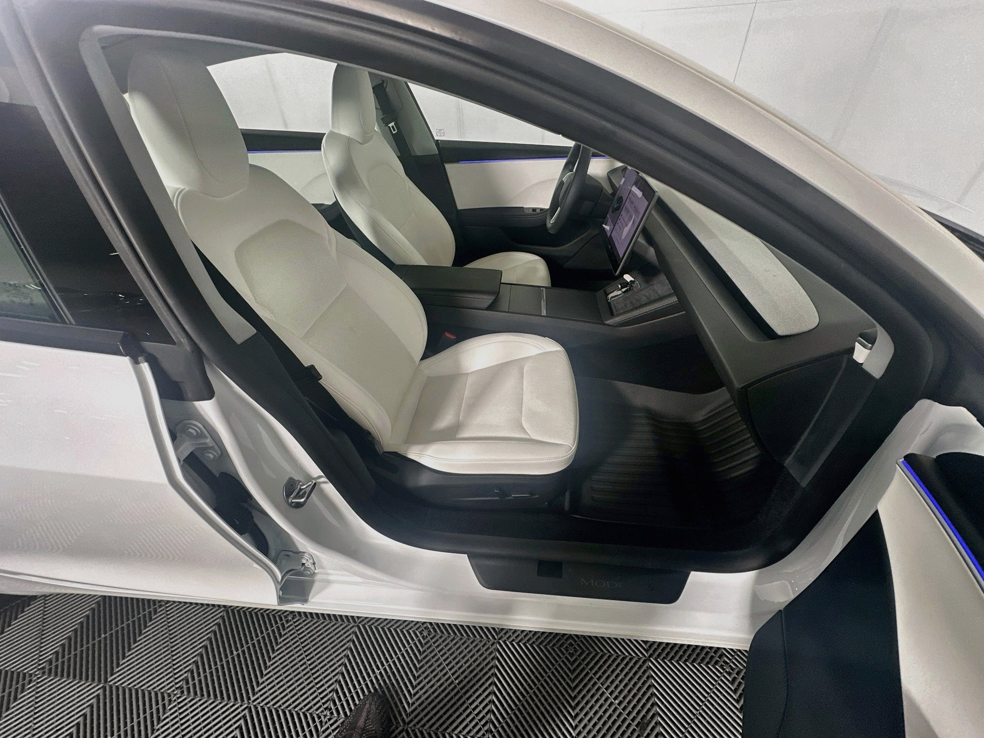 Used 2025 Tesla Model 3 Long Range RWD image 30