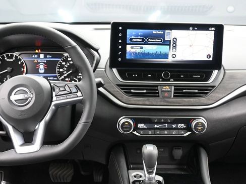 New 2025 Nissan Altima 2.5 SL image 16