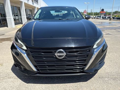 Used 2024 Nissan Altima 2.5 SV FWD image 8