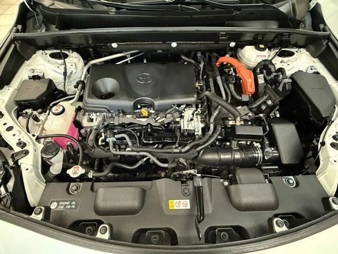 Used 2021 Toyota Venza LE image 40