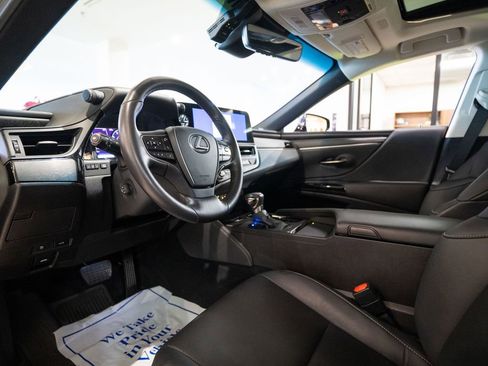 Used 2024 Lexus ES 350 w/ Premium Package image 4