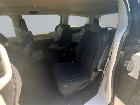 Used 2023 Chrysler Voyager LX FWD image 21