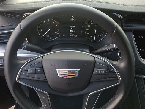 Certified 2022 Cadillac XT5 Luxury AWD/4WD image 13