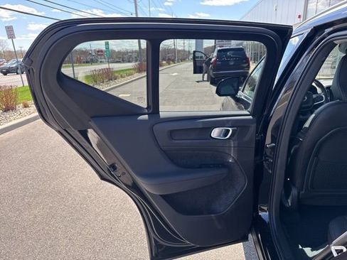 Certified 2025 Volvo XC40 B5 Plus AWD/4WD image 16