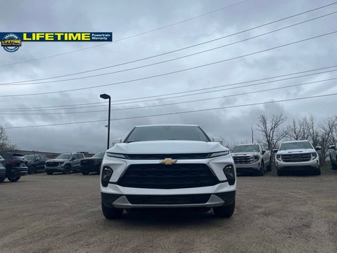 Used 2025 Chevrolet Blazer LT FWD image 4