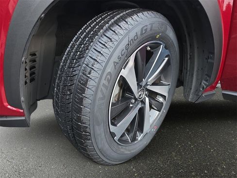 Used 2018 Lexus NX 300h AWD image 38