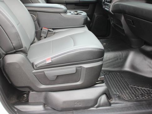 New 2023 RAM 2500 Tradesman image 32