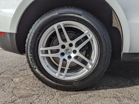 Used 2020 Porsche Macan AWD/4WD image 47