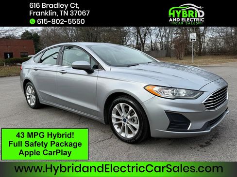 Used 2020 Ford Fusion SE image 1