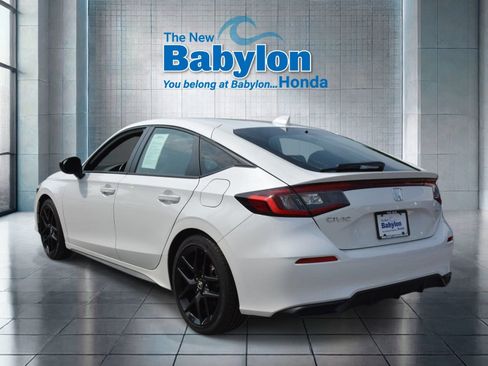 Used 2023 Honda Civic Sport image 3