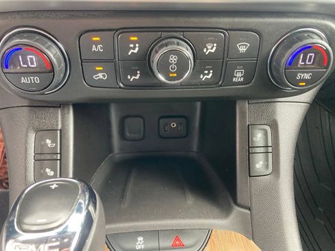 Used 2018 GMC Acadia SLE w/ Driver Alert Package I AWD/4WD image 39