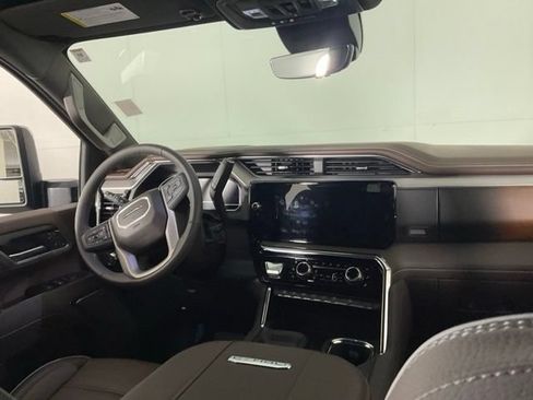 Used 2025 GMC Sierra 2500 Denali w/ Max Trailering Package AWD/4WD image 40