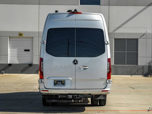 Used 2023 Mercedes-Benz Sprinter 3500 image 10