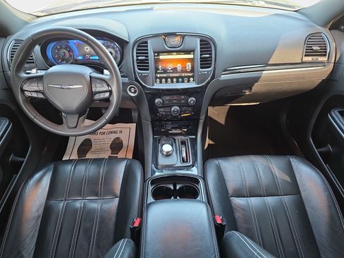 Used 2023 Chrysler 300 S RWD image 9
